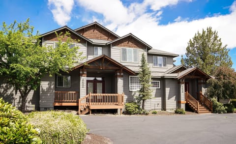 - 1.Forest Green 4 bedroom Townhome BF8485