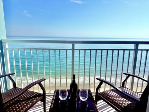 Welcome to Paradise Resort unit 1407!
