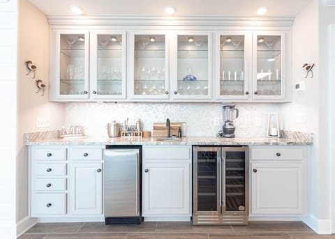 Condo, 4 Bedrooms | Private kitchen | Fridge, oven, coffee/tea maker