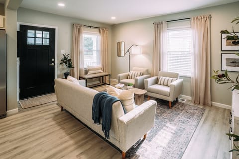 Stylish seating, inviting décor, and plenty of natural light.