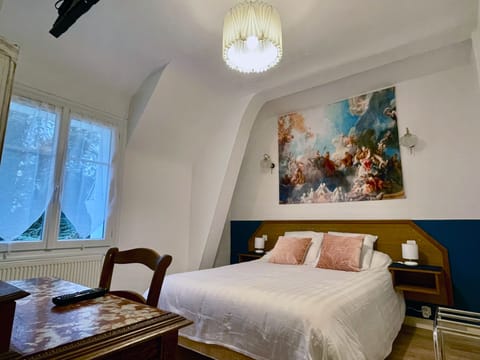 Classic Double Room, Garden View (Catherine) | Individually decorated, individually furnished, blackout drapes