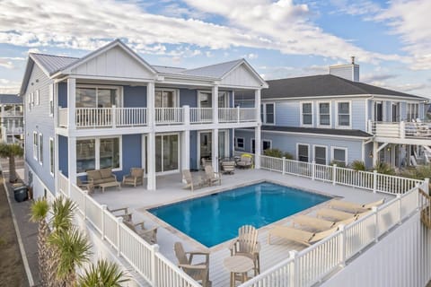 Stunning NEW Oceanfront 8 Bedroom with Ocean Front Pool, Fireside Table and Panoramic Views 