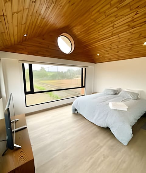 Cabin | 2 bedrooms, laptop workspace, free WiFi