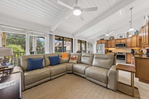 Looking for a winter getaway? We offer a warm welcome to Snowbirds from October through February, providing a cozy retreat during the cooler months. Please reach out to inquire about a special discounted price for 30+ days stays!