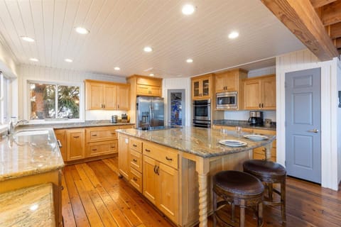 The best kitchen for cooking for the whole family!