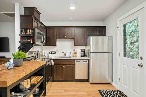 Cook a delicious dinner in this fully equipped kitchen or take a short drive to downtown Milwaukie or Portland