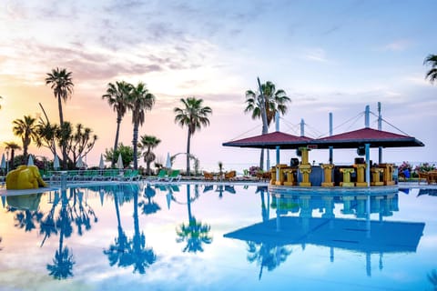 Indoor pool, 3 outdoor pools, pool umbrellas, sun loungers