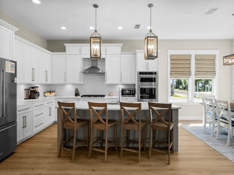 Kitchen Island - Breakfast Seating - First Floor