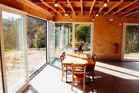 Fireplace, heated floors