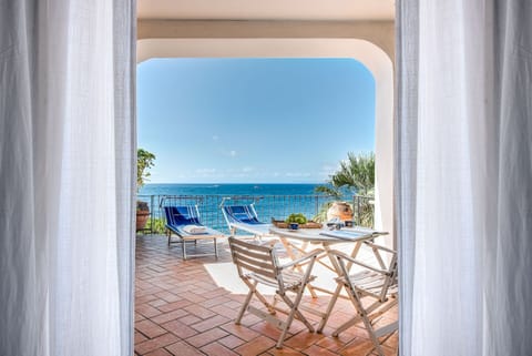 Autumn, Balcony / Terrace / Patio, Spring, Summer, Winter