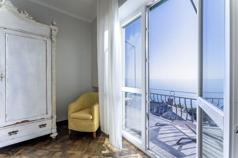Autumn, Bedroom, Spring, Summer