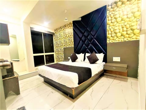 Deluxe Double Room, Balcony, City View | Free WiFi