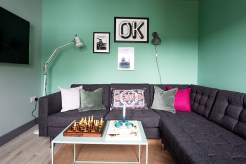 Awelfa lounge seating