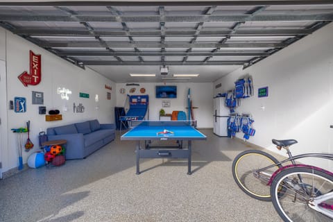 Game night lives here. 🎯
Ping pong, arcade hoops, comfy seating, and plenty of space to hang out — this garage-turned-game-room is a guest favorite for all ages