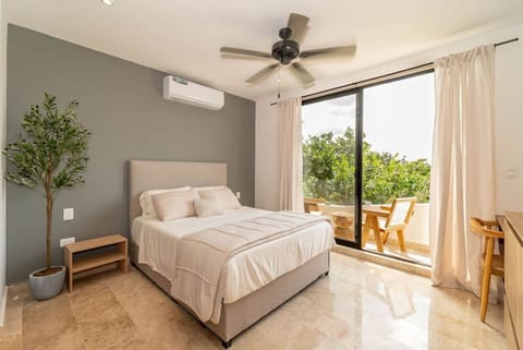 Cozy and inviting bedroom with plush bedding for a restful night’s sleep