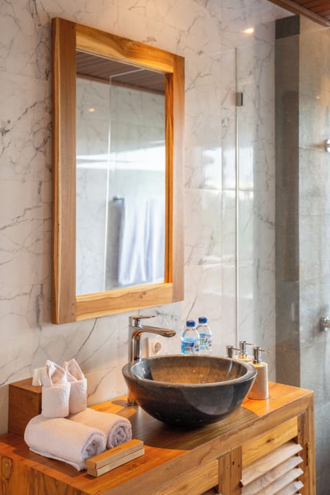 Luxury Room, Private Pool, Resort View | Bathroom | Separate tub and shower, hair dryer, slippers, towels