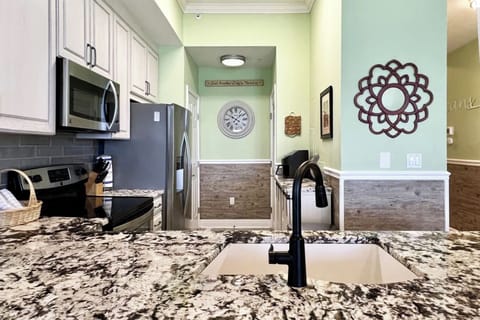 Kitchen - Waters Edge Resort Unit 604 Okaloosa Island Fort Walton Beach Vacation Rentals by Sunset Resort Rentals