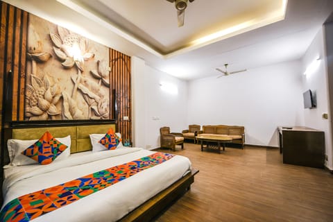 Egyptian cotton sheets, premium bedding, in-room safe