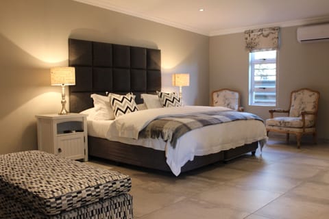 King Room | 1 bedroom, premium bedding, down comforters, minibar