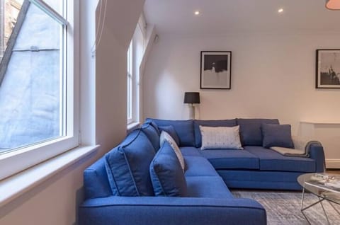 Classic Apartment | Living area