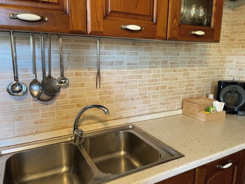 House | Private kitchen | Fridge, microwave, oven, stovetop