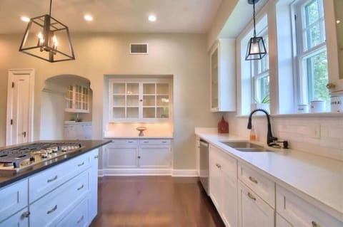 Sunny kitchen with, micro, double fridge, filtered ice and water