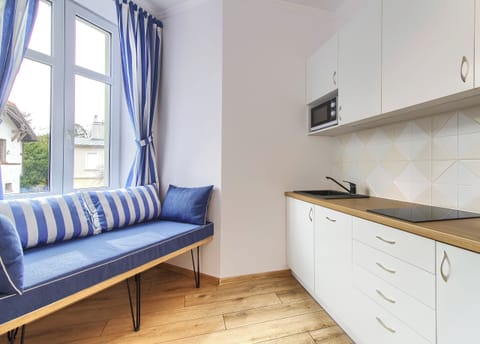 Studio | Private kitchenette | Electric kettle