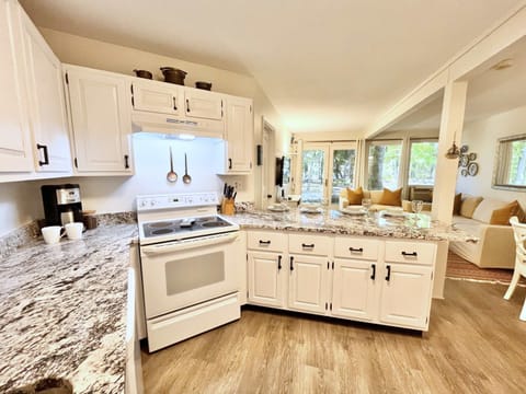 Fully furnished and equipped kitchen