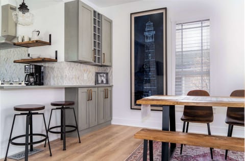 Additional stool seating for 2