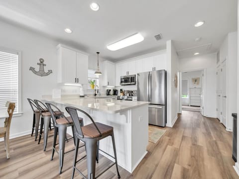 Cook as much or as little as you want in this fully stocked kitchen!