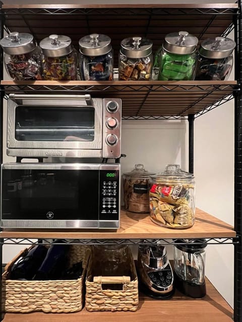 Fridge, microwave, dishwasher, cookware/dishes/utensils