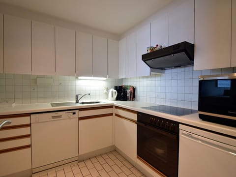 Apartment | Private kitchen | Electric kettle, toaster