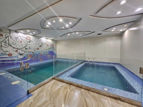 10 indoor pools