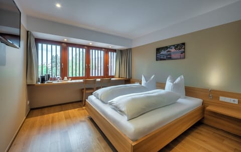 Standard Double Room | Desk, laptop workspace, soundproofing, free WiFi