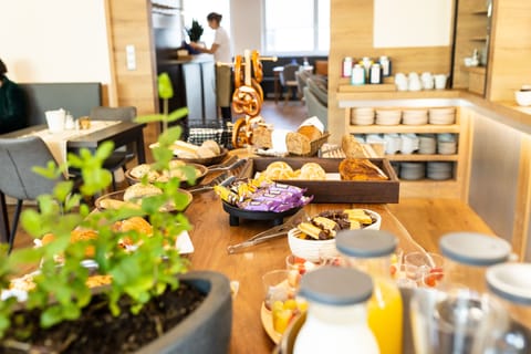 Daily continental breakfast for a fee