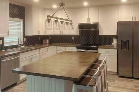 0fdeff80 90ce 4b0f b43a 67465e9110ca