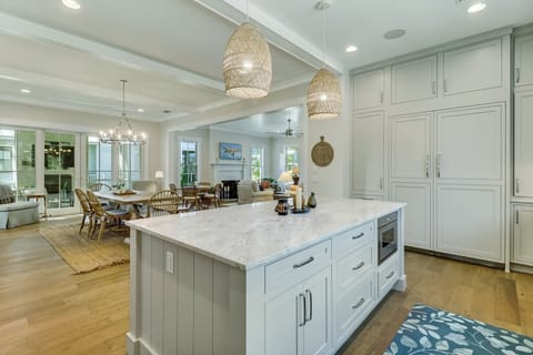 Large Island in Kitchen