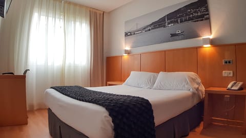 Double or Twin Room | Desk, soundproofing, free WiFi, bed sheets
