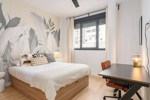 Down comforters, desk, laptop workspace, free WiFi