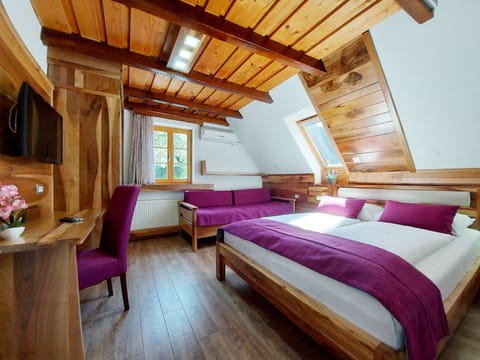 In-room safe, desk, free WiFi, bed sheets