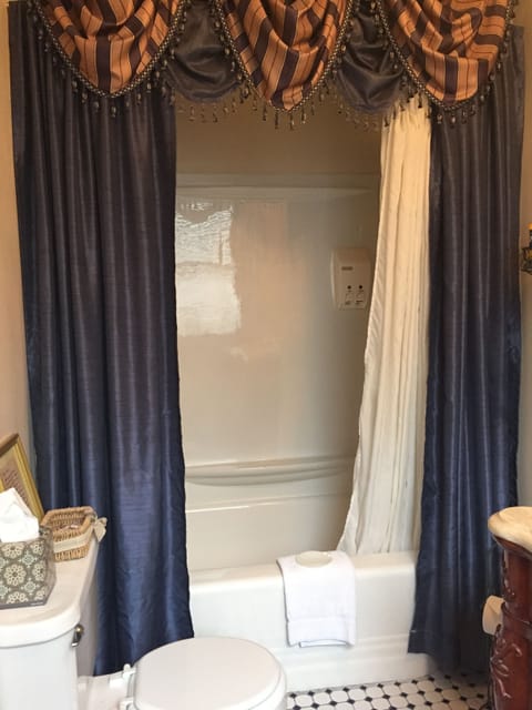 Premium Room, 1 King Bed (Mrs. Boggs Suite) | Bathroom | Free toiletries, hair dryer, towels