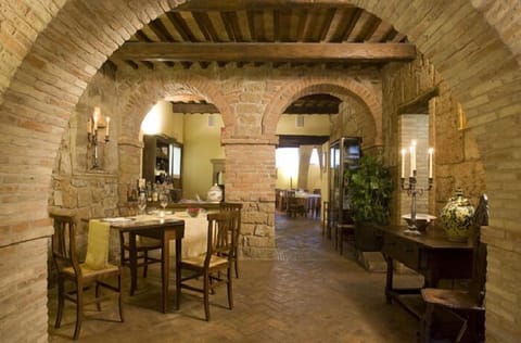 Lunch and dinner served, Regional cuisine