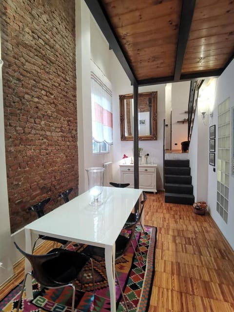 Apartment, 1 Bedroom, Smoking, Balcony | Dining