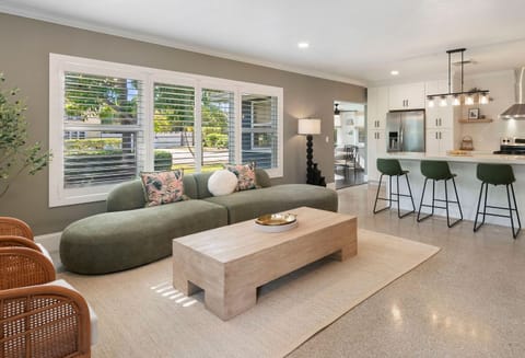 Open floor plan with all new furnishings