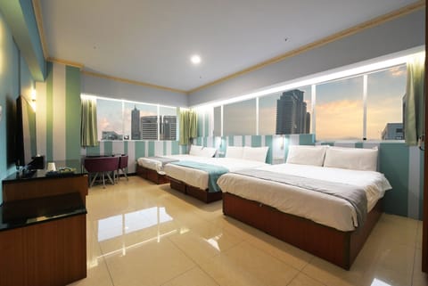 Family Room, City View | Free WiFi