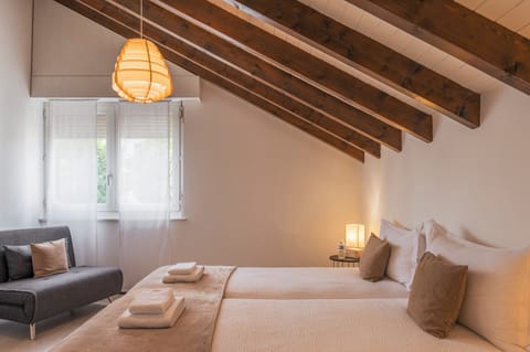 Classic Double Room | Hypo-allergenic bedding, desk, laptop workspace, free WiFi