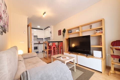 Communal lounge/ TV room,Kitchen or kitchenette,Lounge or bar