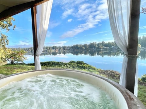 Private hot tub