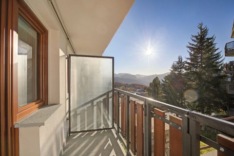 Family Apartment, 2 Bedrooms, Balcony (Appartamento Fraiteve Ski In Ski Out) | Property grounds
