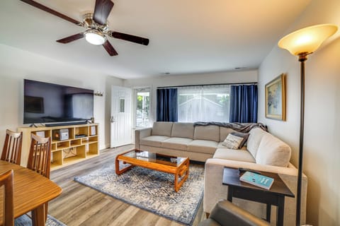 Valparaiso Vacation Rental | 2BR | 2BA | 1,000 Sq Ft | 5 Steps Required
